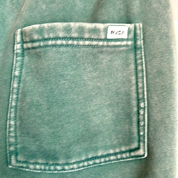 RVCA Distressed Green Jogger Sweatpants with pockets! 🛍️💕 - Picture 8 of 15
